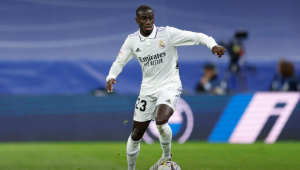 Ancelotti anuncia que Mendy renovou com Real Madrid até 2027