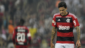 Torcedores do Flamengo e Peñarol brigam na praia do Pontal, no Rio de Janeiro