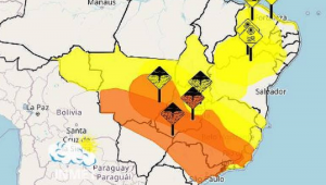 Tempestade atinge São Paulo e provoca apagões em diversos bairros