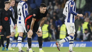 Barcelona é derrotado pela Real Sociedad, mas mantém a liderança no Campeonato Espanhol