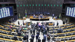 Câmara dos Deputados aprova reserva de 30% de vagas em concursos para negros, quilombolas e indígenas