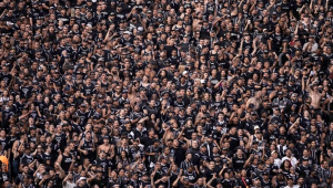 Confronto entre torcedores do Corinthians e Vasco deixa ao menos sete feridos e oito presos