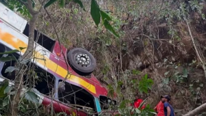 Sobe para 18 o número de mortos em acidente com ônibus escolar em Alagoas