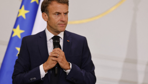 Macron responsabiliza esquerda e direita pela crise política na França